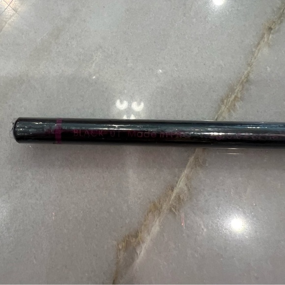 Model Co. - NWT Eyeliner with Built In Sharpener in Black - Picture 2 of 2